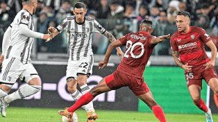 Juventus y Sevilla empataron 1 a 1 en el partido semifinal de ida por la Liga de Europa. Muchos argentinos campeones del mundo en cancha.