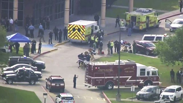Al menos ocho muertos en un tiroteo en una escuela de Texas