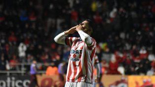 Unión y un misil de Mosqueira: el gol de 37 metros que sorprendió a todos ante Lanús