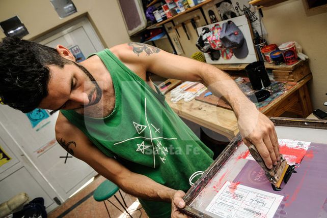 Hacen ropa con arte callejero, para vestir un estilo de vida