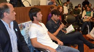 El Tano Vella y Santiago Zurbriggen leyeron cuentos en el Concejo