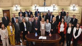 Sesión especial del Senado de Santa Fe en honor a la delegación oficial de California