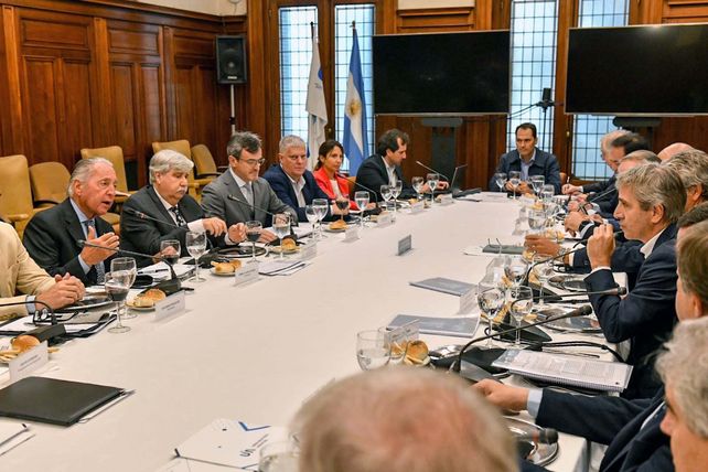 Acercamiento. El ministro de Economía