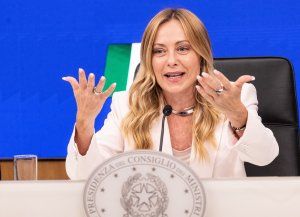 Italia quiere prohibir el velo musulmán en escuelas y limitar los inmigrantes