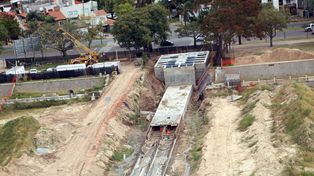Plan Norte: el Intendente y el Gobernador recorren la obra del desagüe Larrea