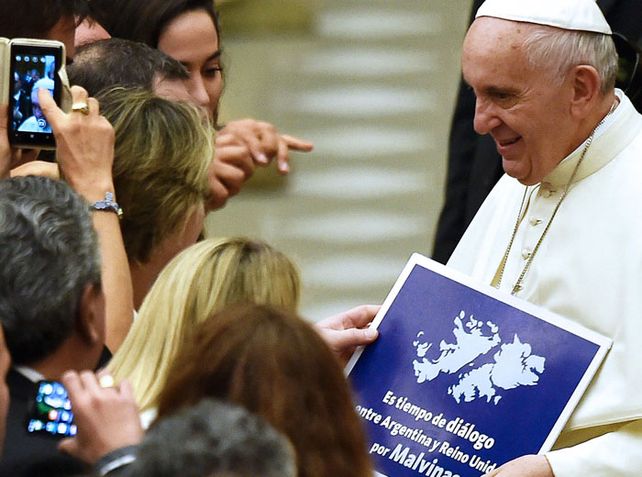 El Papa sentó posición sobre el conflicto que mantienen Argentina y Gran Bretaña y que aún no haya una solución. (Foto: AFP)