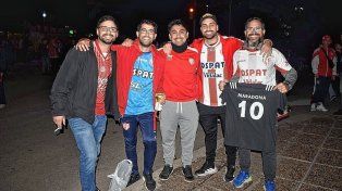 Los hinchas de Unión le pusieron su impronta a otra noche de fútbol en Santa Fe
