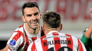 Estudiantes goleó a Oriente Petrolero 4-0, pero quedó segundo en el grupo C de la Copa Sudamericana.