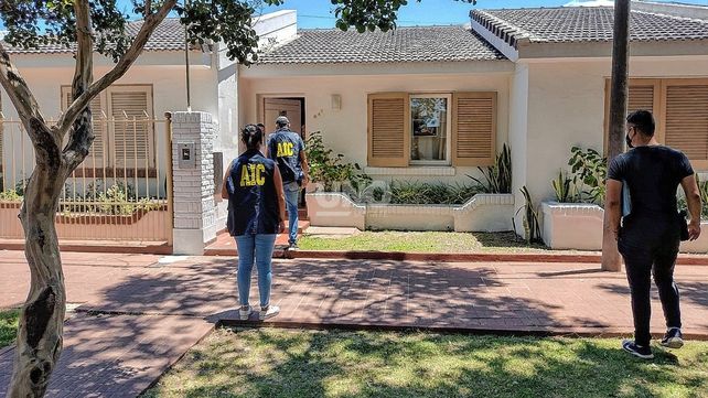 Allanaron la casa de la mujer que habría hecho la amenaza de bomba en la concesionaria en Rafaela