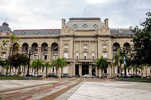 Cayeron tres ladrones que robaron a un adolescente frente a Casa de Gobierno