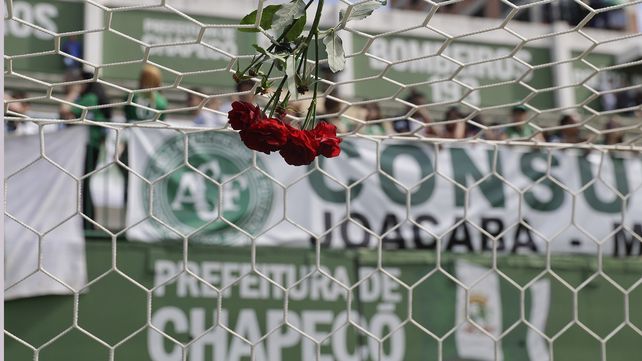 La tragedia del Chapecoense enlutó al fútbol mundial