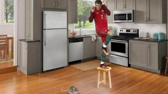 Lluvia de memes por la extraña pose de Cristiano Ronaldo