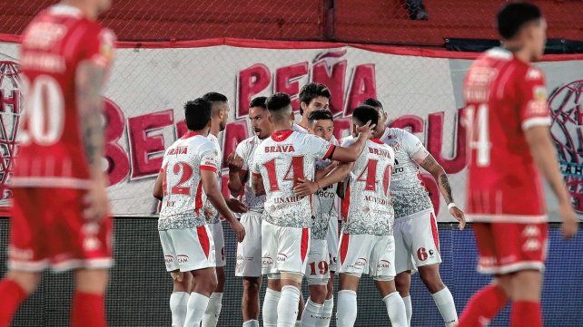 Instituto batió a Huracán y lo hundió en la zona de descenso