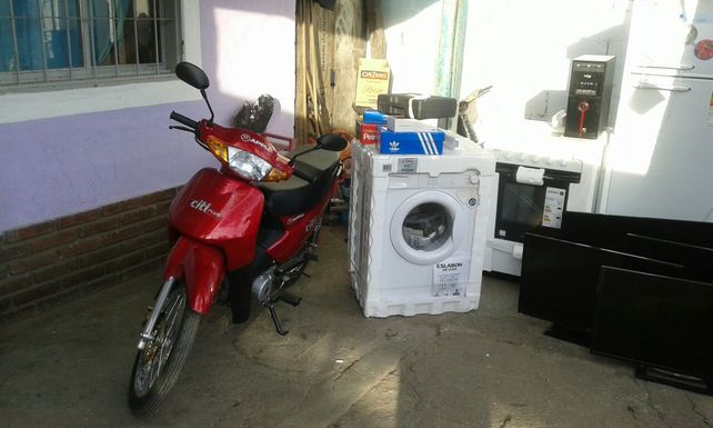 cómplices. Además de la cárcel se allanaron viviendas de la capital cordobesa donde arrestaron a 15 personas.