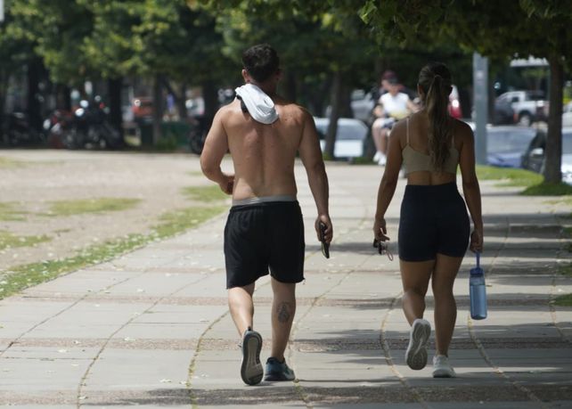 El calor seguirá sintiéndose con fuerza en el fin de semana rosarino.