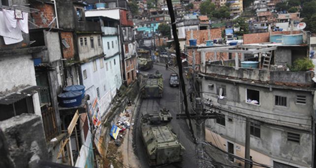 R&iacute;o de Janeiro asest&oacute; un duro golpe al narcotr&aacute;fico al ocupar la Rocinha