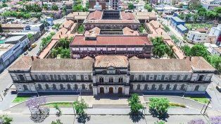 La UNL y la UNR: La Universidad Nacional del Litoral (UNL) y la Universidad Nacional de Rosario (UNR) descendieron puestos en el ranking global CWUR 2026.