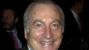 A los 75 a&ntilde;os, muri&oacute; el escritor y periodista Tom&aacute;s Eloy Mart&iacute;nez