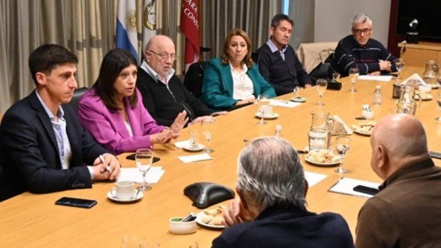 Clara García: con un Estado moderno y la capacidad del sector privado vamos a poner a Santa Fe de nuevo en marcha