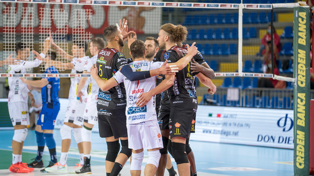 Luciano De Cecco, MVP de la Lube que sigue arriba en Italia