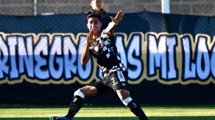 Al complicarse lo de Castet, Colón ya se fijó en otro lateral izquierdo