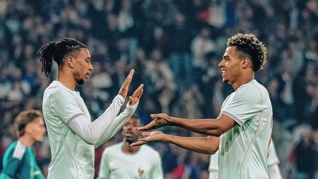 Francia ganó 3 a 1 con goles del Olise.