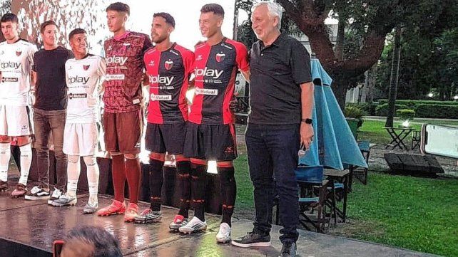 José Alonso habló de todo en Colón: deudas, Neris, Picco y el futuro