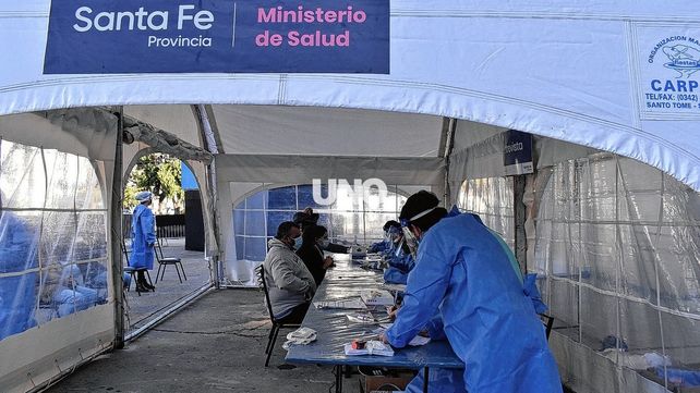 Las unidades de testeos de Santa Fe detectaron cuatro casos sospechosos de Ómicron.