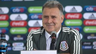 Martino: Es un orgullo haber jugado con Diego en Newells
