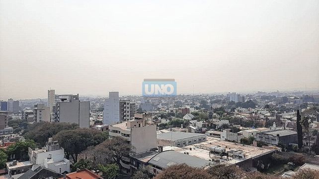 Humo de los incendios en Paraná