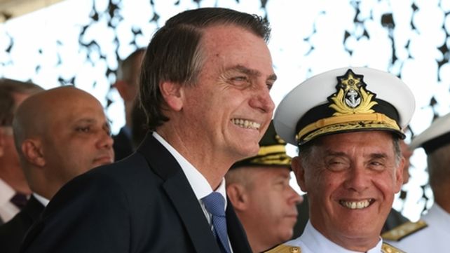 Frase. Mi candidato es apoyado por la policía