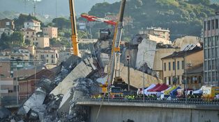 Las imágenes del dramático rescate tras el derrumbe del puente en Génova