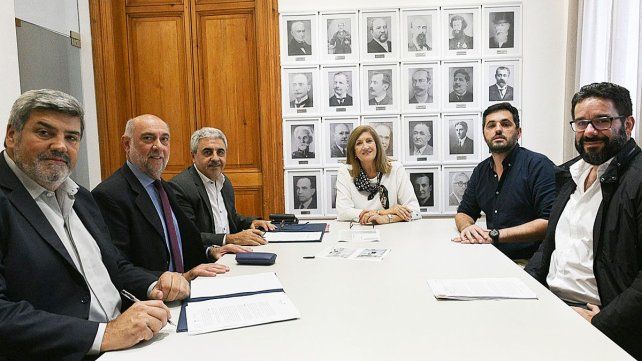 La Municipalidad de Paraná firmó un convenio con el Banco Entre Ríos para instalar una Dependencia Automatizada en el Parque Industrial