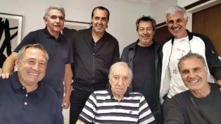Como en el 86: Bilardo posó con seis de sus campeones del mundo