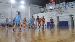 CUST superó a República en el inicio del Apertura Femenino