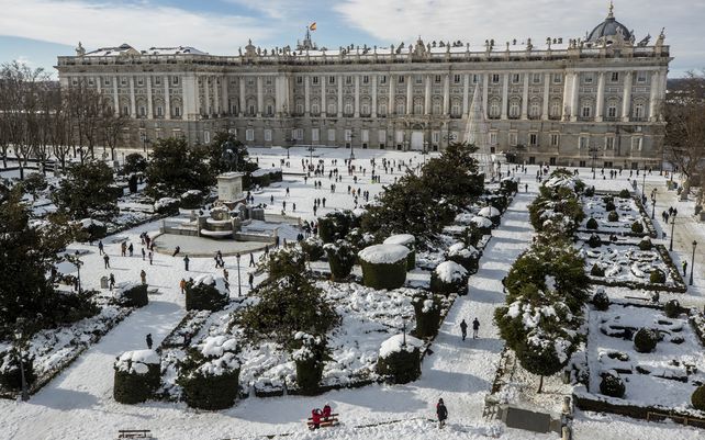 Madrid se paraliza tras la histórica nevada