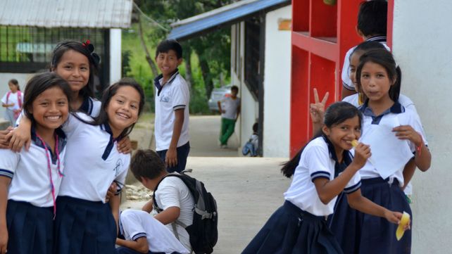 Recreo en un colegio de Tena