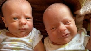 Una mamá mendocina fue furor en Twitter al no poder distinguir a sus bebés gemelos