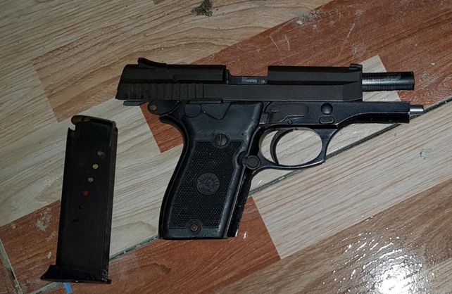 Detuvieron a un policía en actividad y a su hermano por andar a los tiros en Recreo