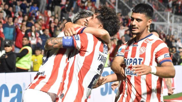 Unión volvió al triunfo, escaló en la tabla y mantiene viva la ilusión de los playoffs