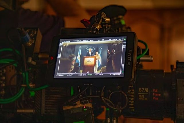 Un thriller sobre la manipulación de un presidente novato