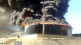 YPF controló el fuego en su planta de crudo de Cerro Divisadero