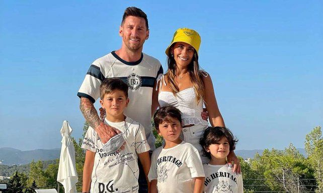Messi aprovecha la licencia al plantel del PSG y visita Barcelona con su familia