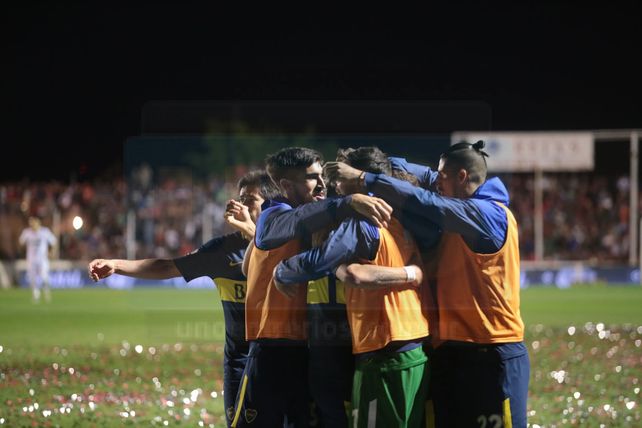 Boca derrotó a Patronato por 2 a 0 y festejó en un Grella repleto
