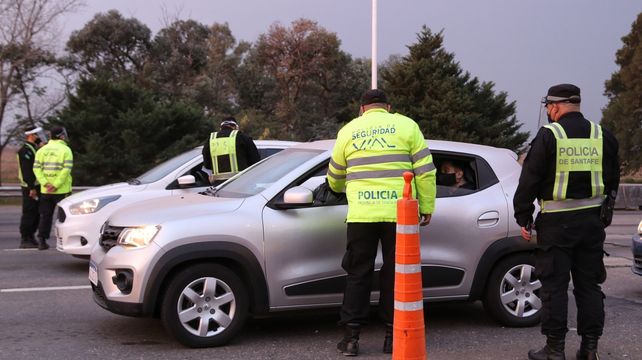 El gobernador Perotti anunció entre las medidas adicionales el refuerzo de los controles en los accesos a Santa Fe.