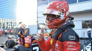 Charles Leclerc con su Ferrari largará primero este domingo en el GP de Las Vegas.