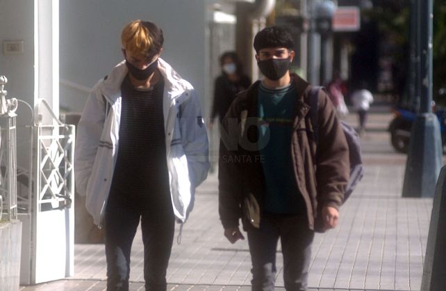 El Covid presenta nuevos desafíos y un médico se pregunta: ¿por qué debemos cuidarnos?