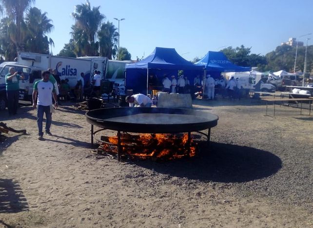 La paella gigante fue parte de los aromas y sabores de la Semana Santa en Paraná