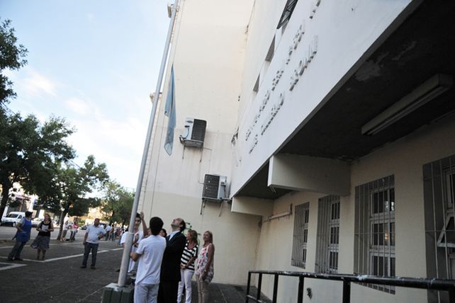 Alumnos del Almirante Brown pidieron mejoras edilicias y académicas