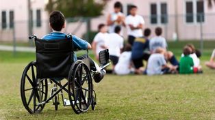 Nación niega la baja de pensiones por discapacidad a niños